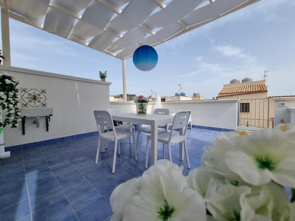 Le petite Maison room 2